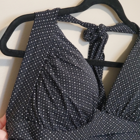 Padded Halter One Piece Swimwear - Picture 5 of 7